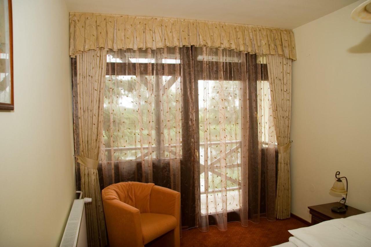Hotel Fortuna Dávod Habitación foto